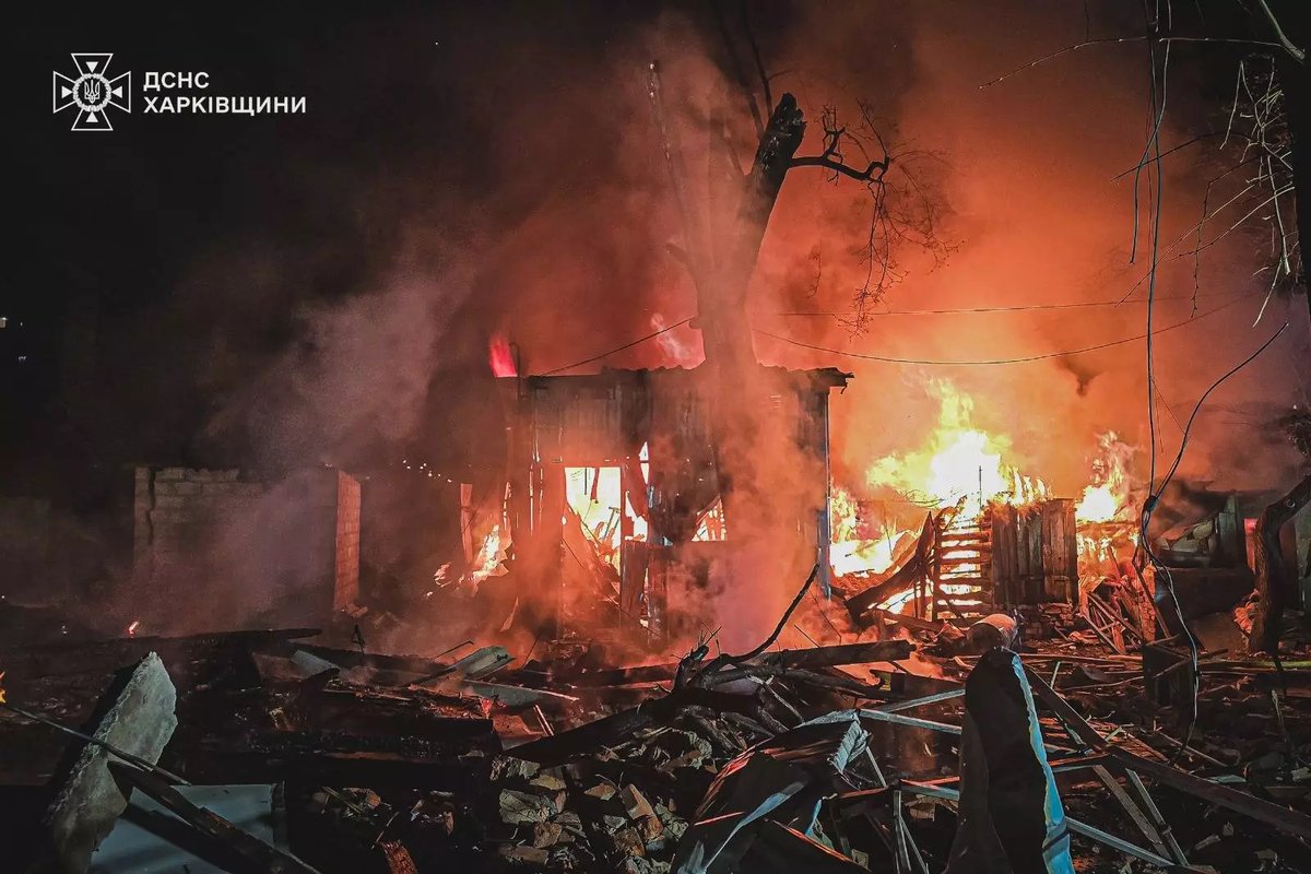 Eight dead after Russian attacks on Ukraine. Kyiv reports strikes on fuel terminals in Crimea