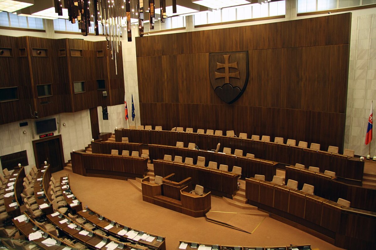 What Slovakia is writing about: Saturday's referendum on Fico's pension and the special prosecutor's office. Meanwhile, the coalition promises a family package and a billion-euro power plant buyback