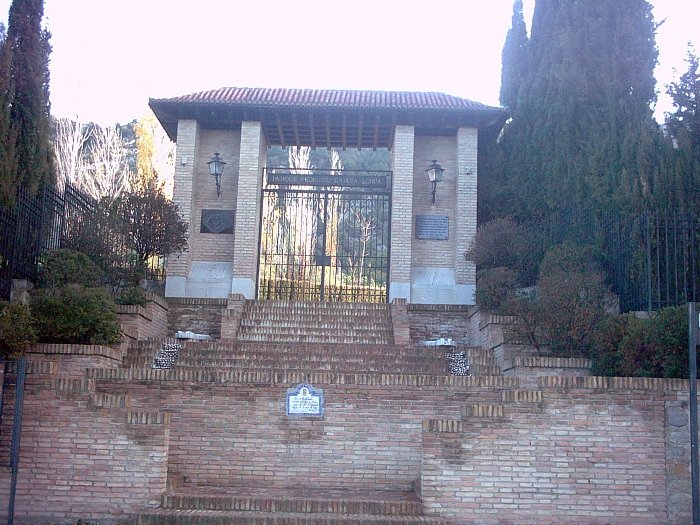 Federico García Lorca died 90 years ago. His grave still hasn't been found — according to Corriere della Sera, Spain has still failed to resolve its most famous literary taboo