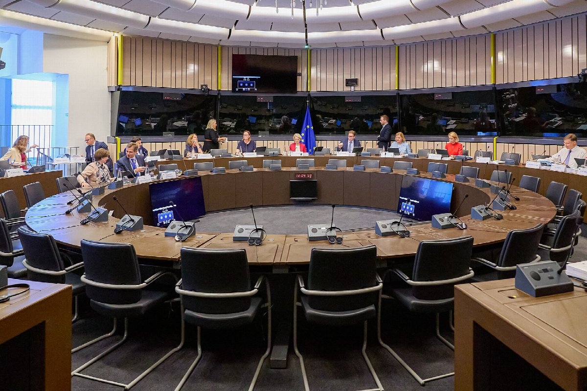 The EU wants minors to have their own social media account only from 15. Slovakia's limit of 16 may not hold up