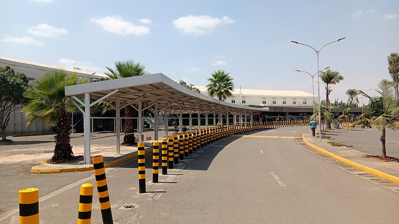 Ebola in Kenya: first death, patient passed airport screening. In Congo, WHO records 8,544 cases