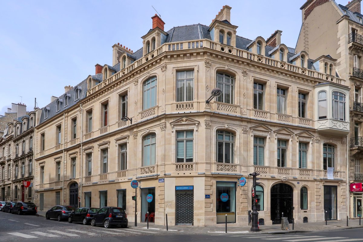 Thwarted attack in Paris: Man attempted to detonate a bomb in front of Bank of America, counterterrorism prosecutors investigating