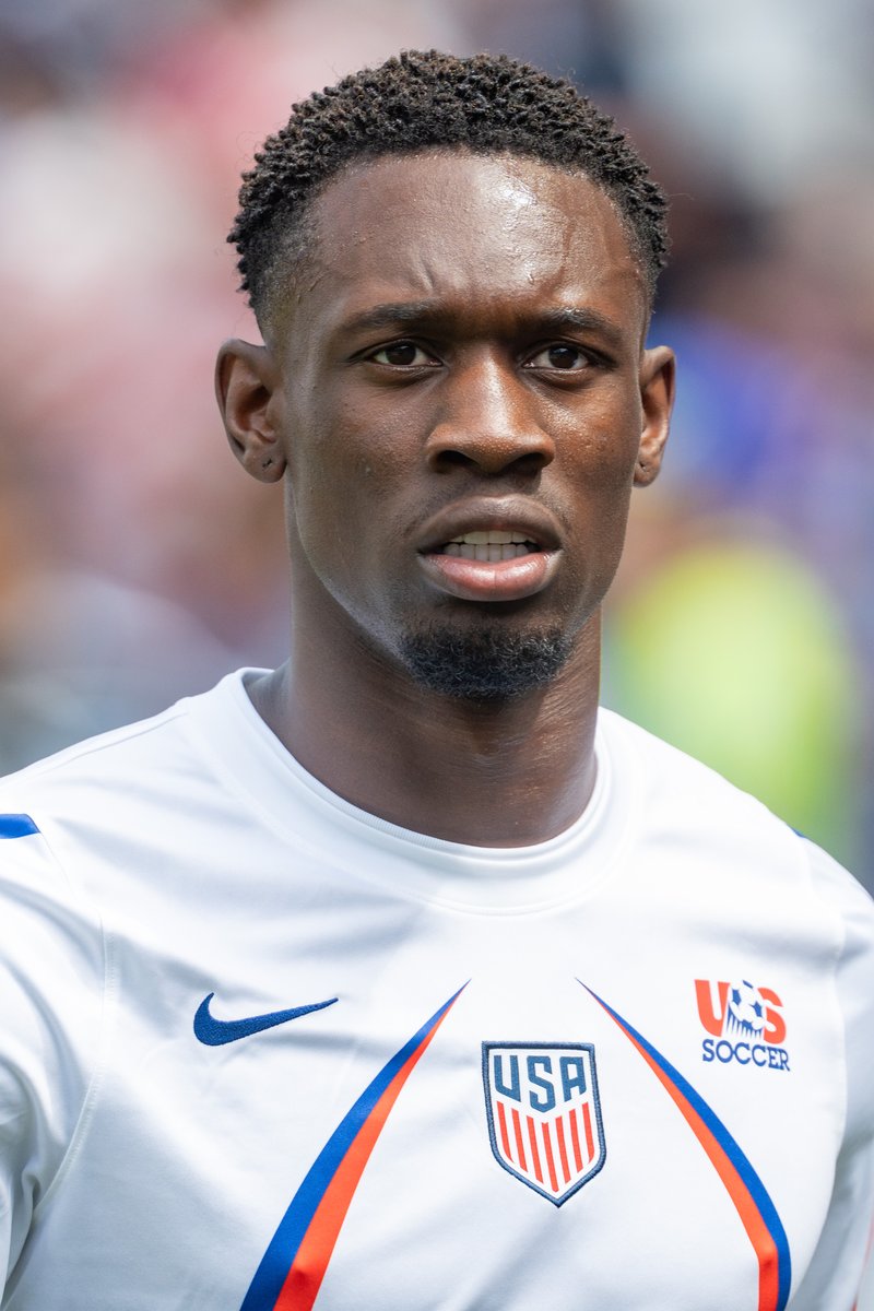 USA advance after win over Bosnia, Balogun sent off with red card