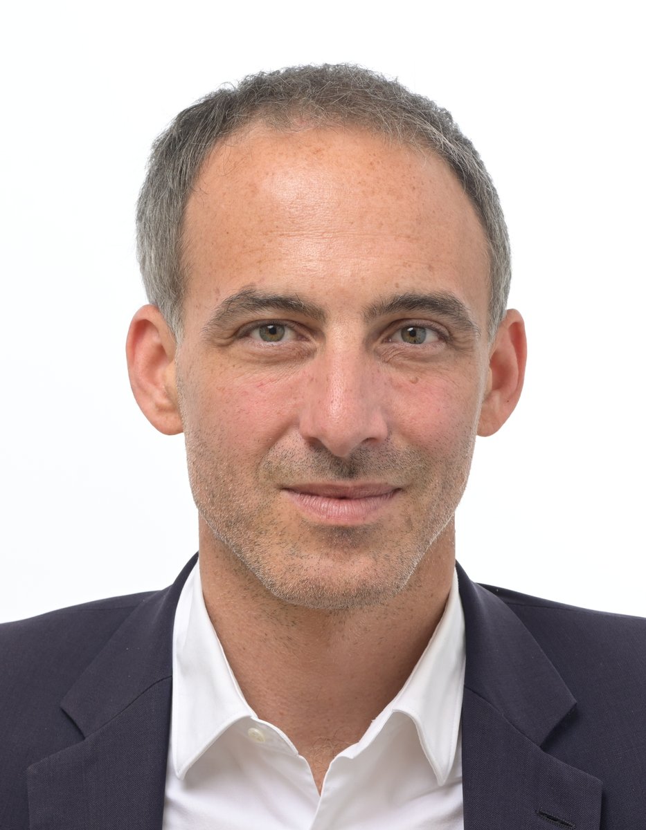 Glucksmann Announces Candidacy and Challenges Mélenchon