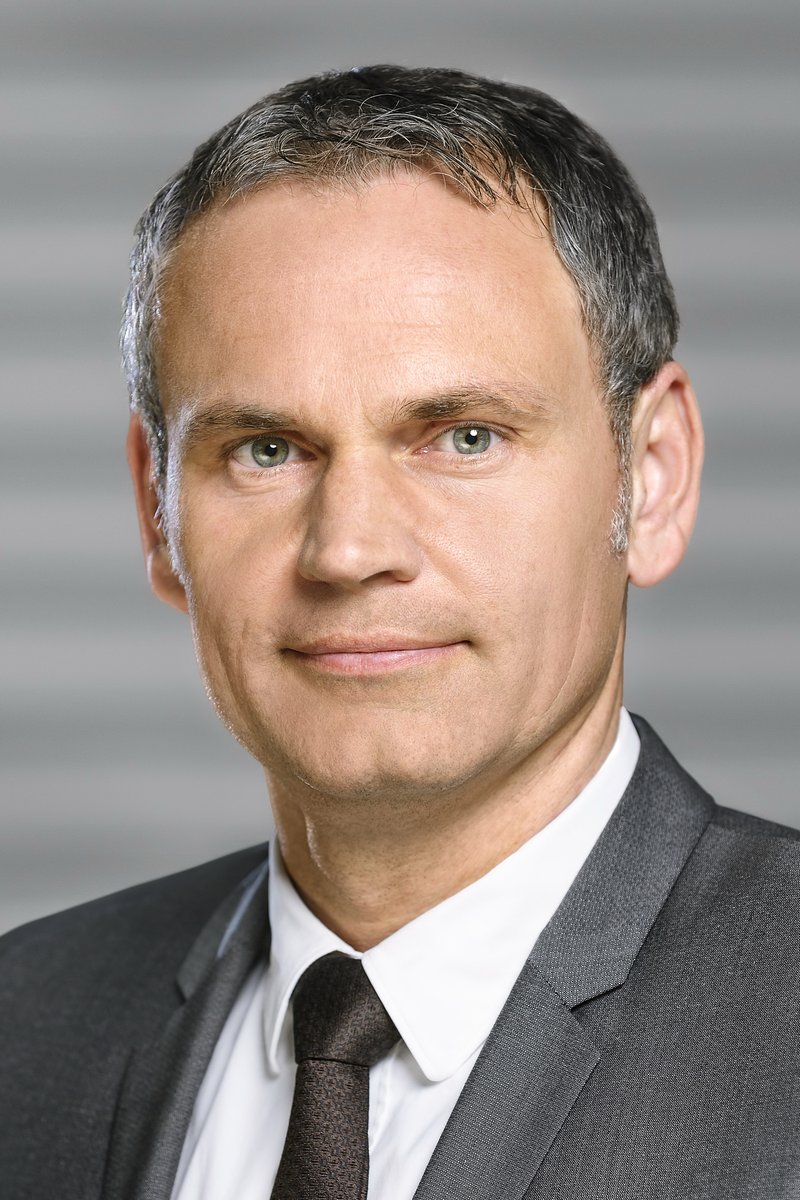 Volkswagen to Cut Quarter of Managerial Positions