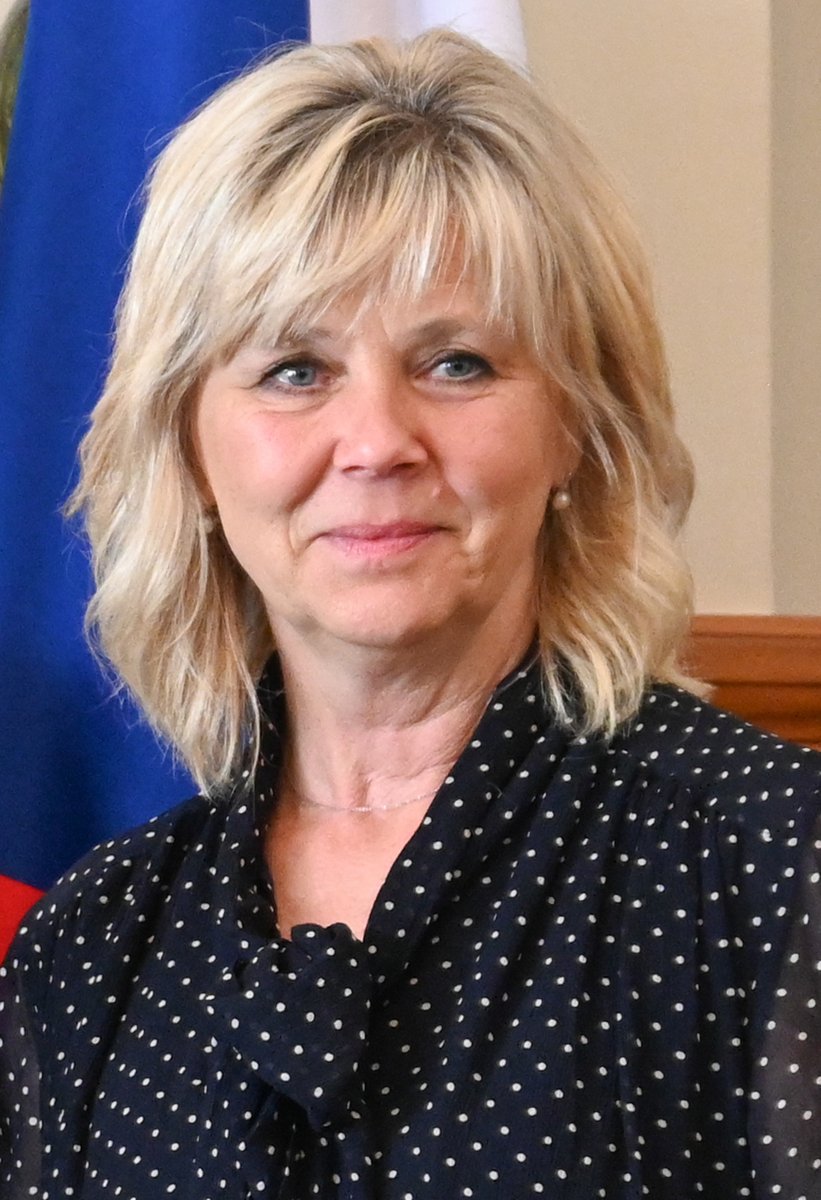 Petr Pavel Will Not Attend Municipal Elections, Eva Pavlová Faces Criticism