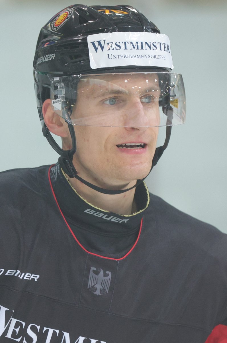 Minnesota defeated Vegas 4:2, Sturm hospitalized after being hit