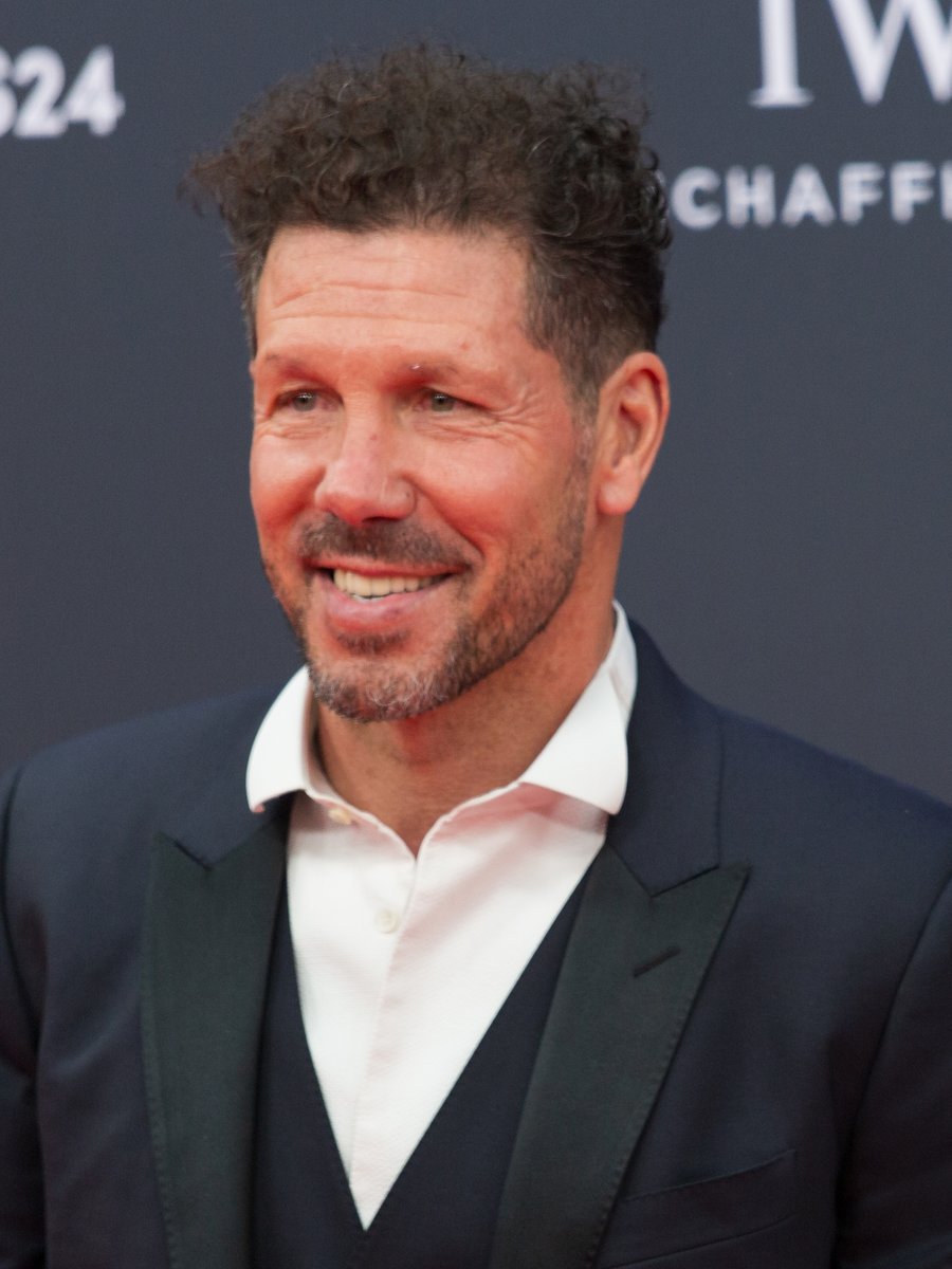 Stuttgart drew with Atlético, Simeone's team played out the match with ten men