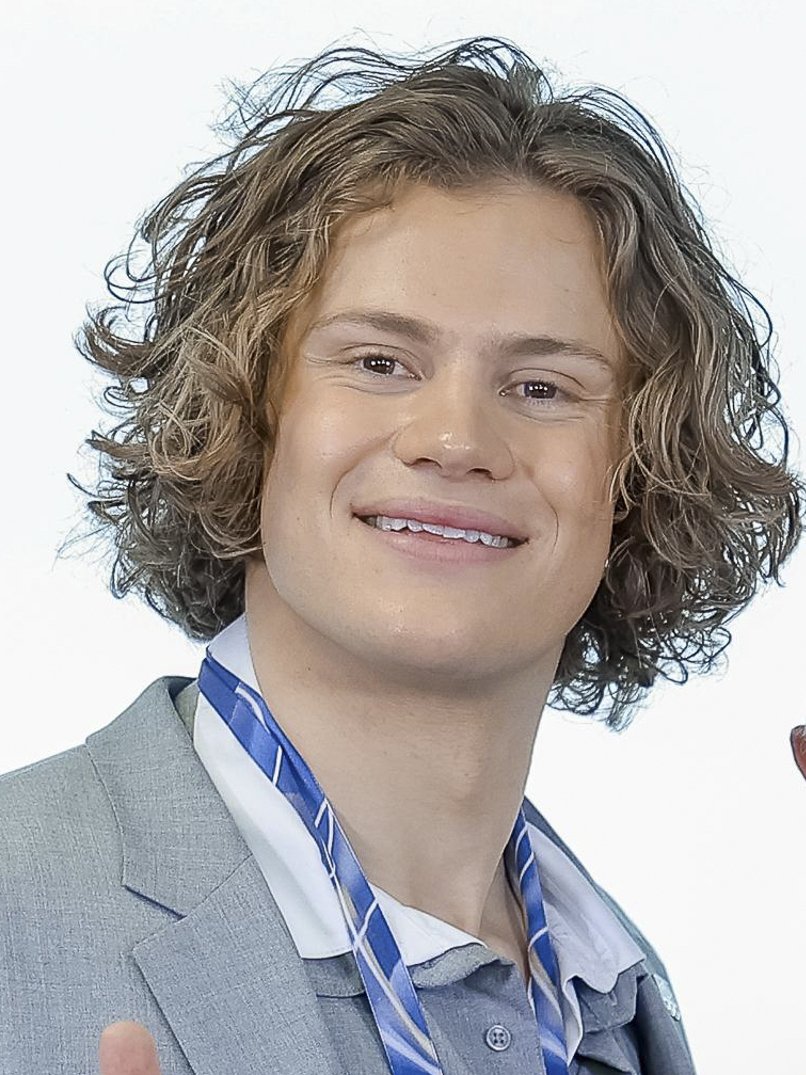 Pinheiro Braathen wins giant slalom in Sölden